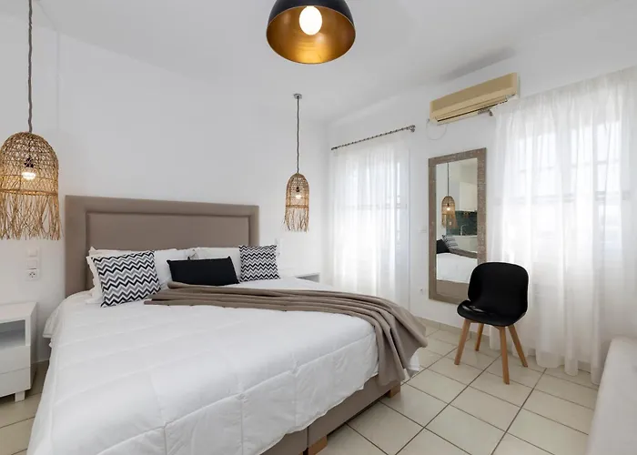 Eutuxia & Apollonia (Sifnos)