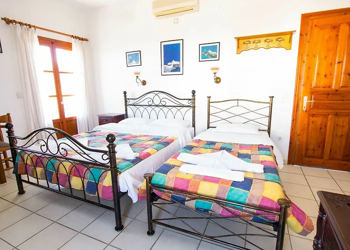 Eutuxia & Apollonia (Sifnos)