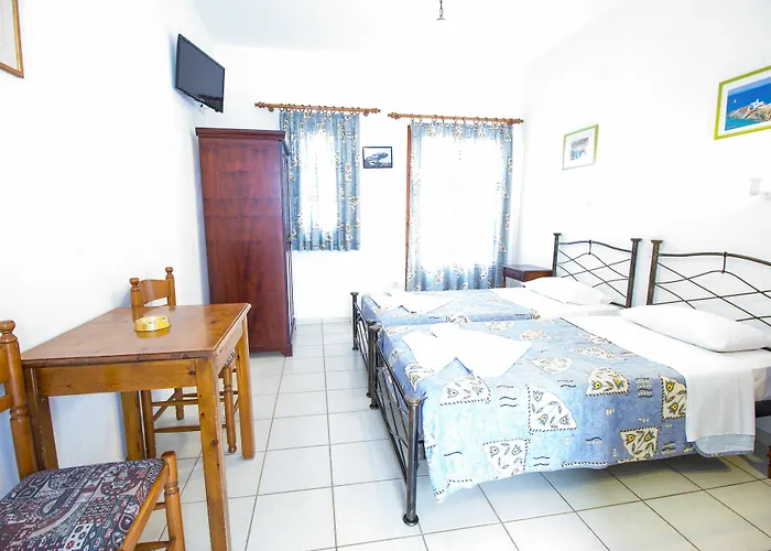 Eutuxia & * Apollonia (Sifnos)